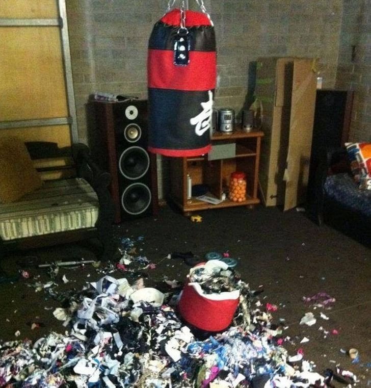 15 Funny Photos of Online Shopping Gone Wrong 12