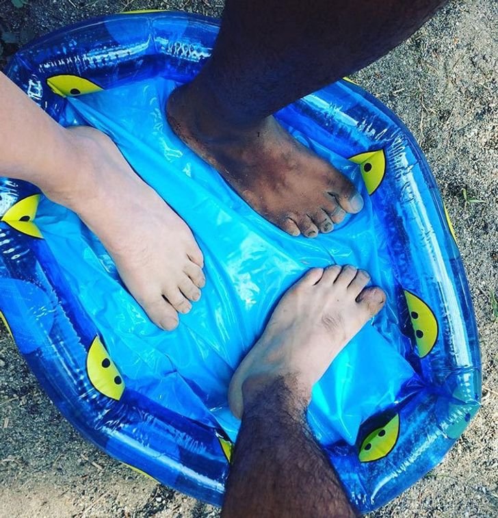 15 Funny Photos of Online Shopping Gone Wrong 13