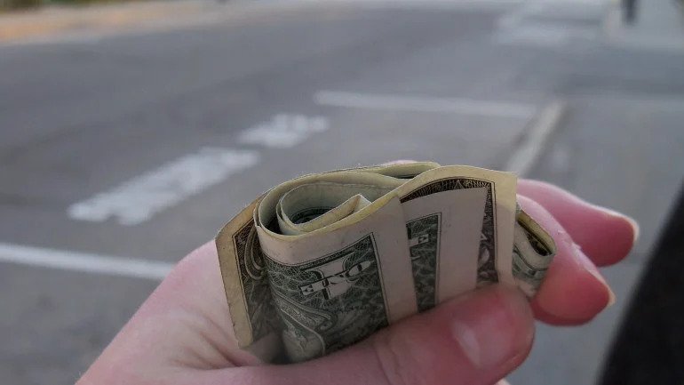 Restriction on your expenses Easy & Smart Ways To Save Money In India 2021 credityatra