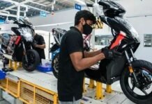 Electric vehicle manufacturers slash prices: What is the reason? Electric vehicle manufacturers slash prices What is the reason credityatra