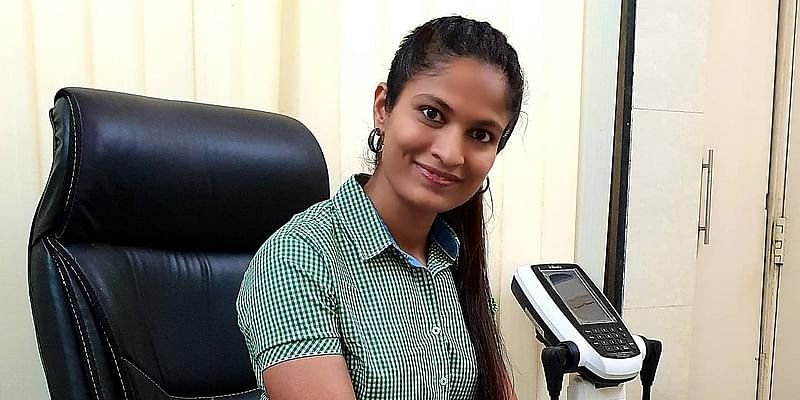 This doctor doing powerlifting wearing a sari is breaking many stereotypes giving inspiration to women to stay fit credityatra 3