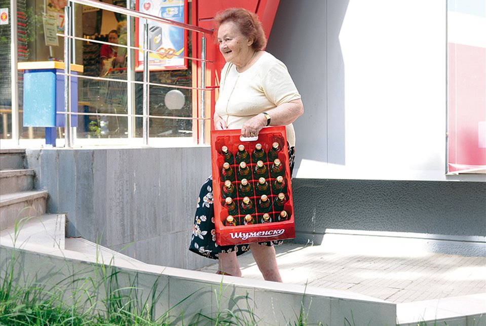 8 Most Creative Shopping Bag Designs credityatra 8