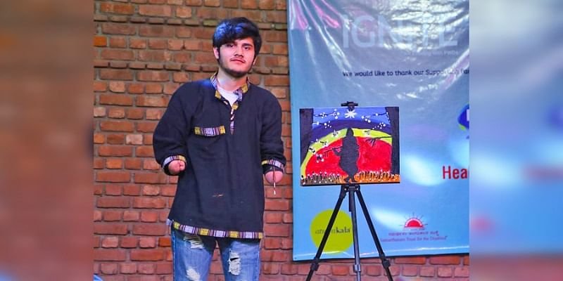 Lost both hands in the accident but today artist Akshit Rawat is leading a normal life with his dreams credityatra 1